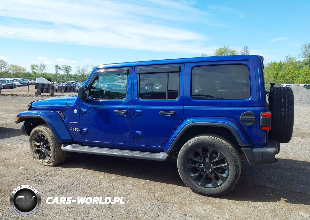 2018 Jeep Wrangler Unlimited Sahara 4X4 VIN:1C4HJXEG0JW253381 - 15
