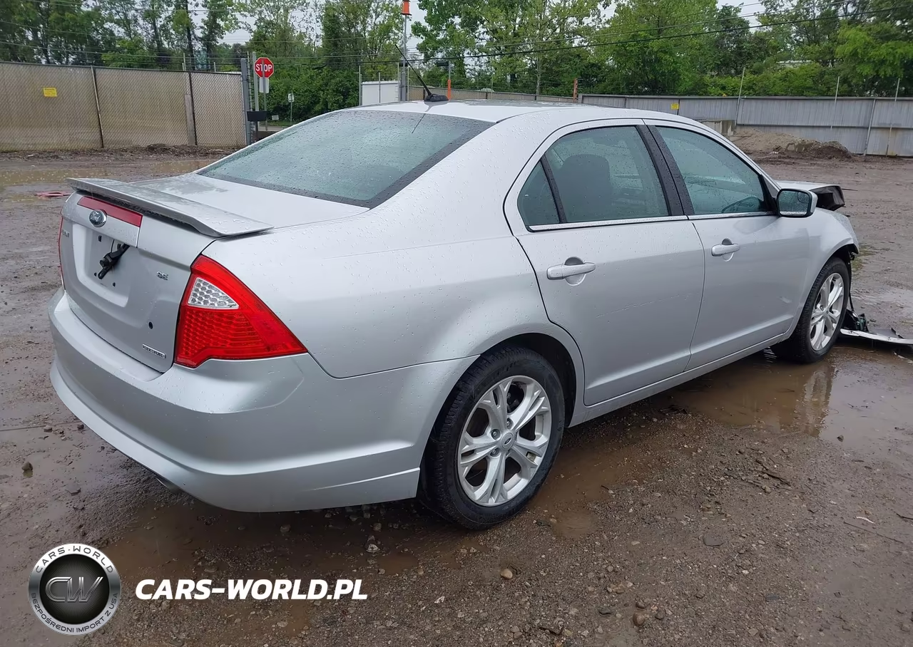 2012 Ford Fusion Se VIN:3FAHP0HG3CR444015 - 4