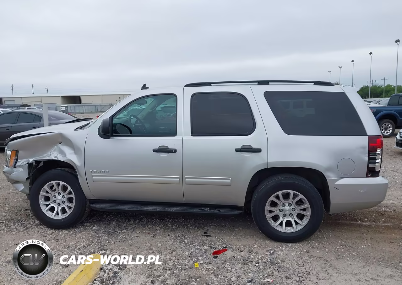 2010 Chevrolet Tahoe Ls VIN:1GNMCAE38AR184660 - 14