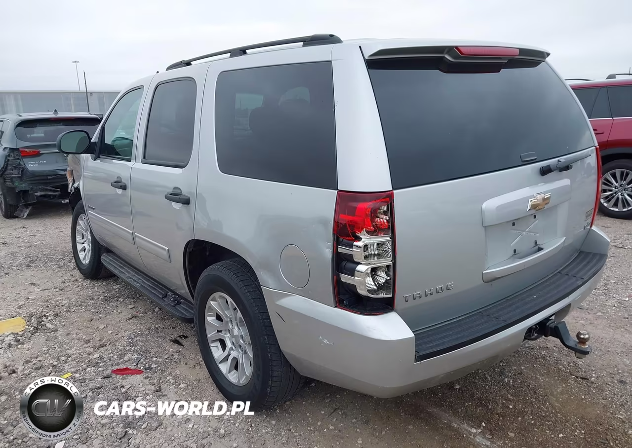 2010 Chevrolet Tahoe Ls VIN:1GNMCAE38AR184660 - 3