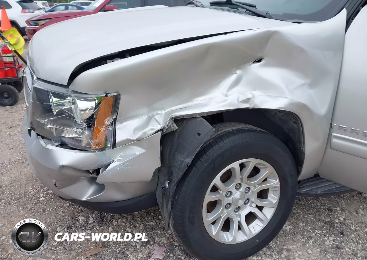 2010 Chevrolet Tahoe Ls VIN:1GNMCAE38AR184660 - 6