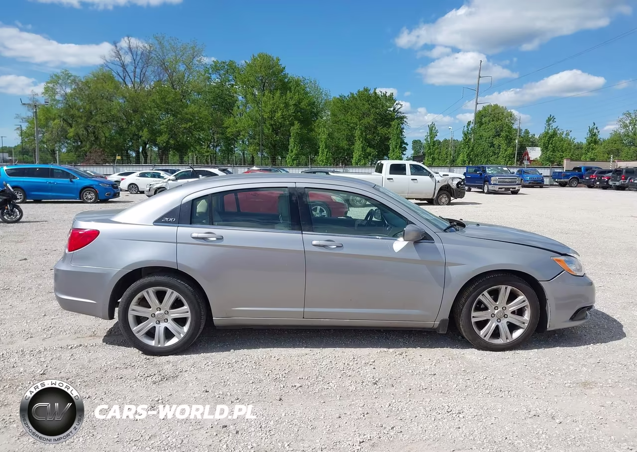 2014 Chrysler 200 Touring VIN:1C3CCBBB4EN171590 - 13