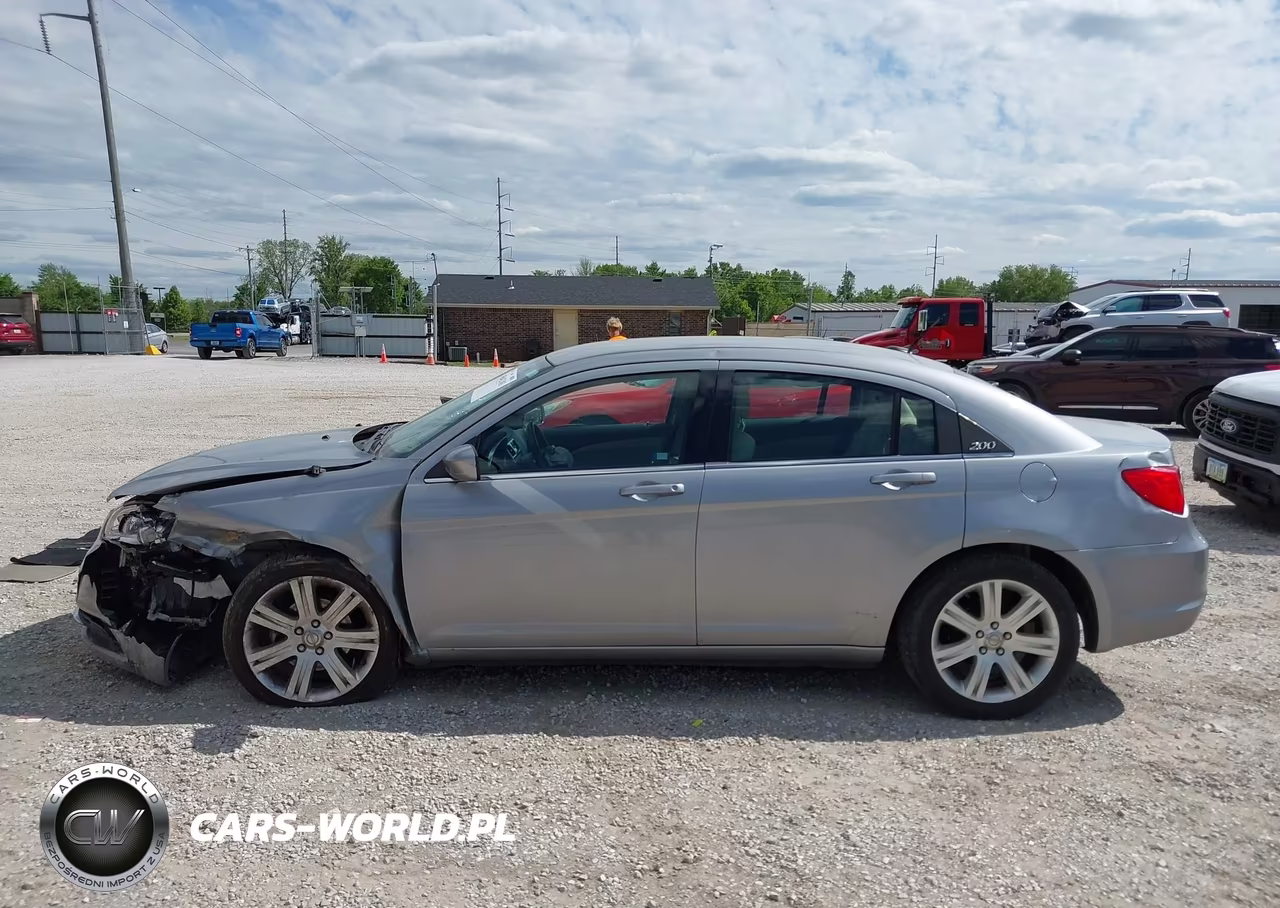 2014 Chrysler 200 Touring VIN:1C3CCBBB4EN171590 - 14