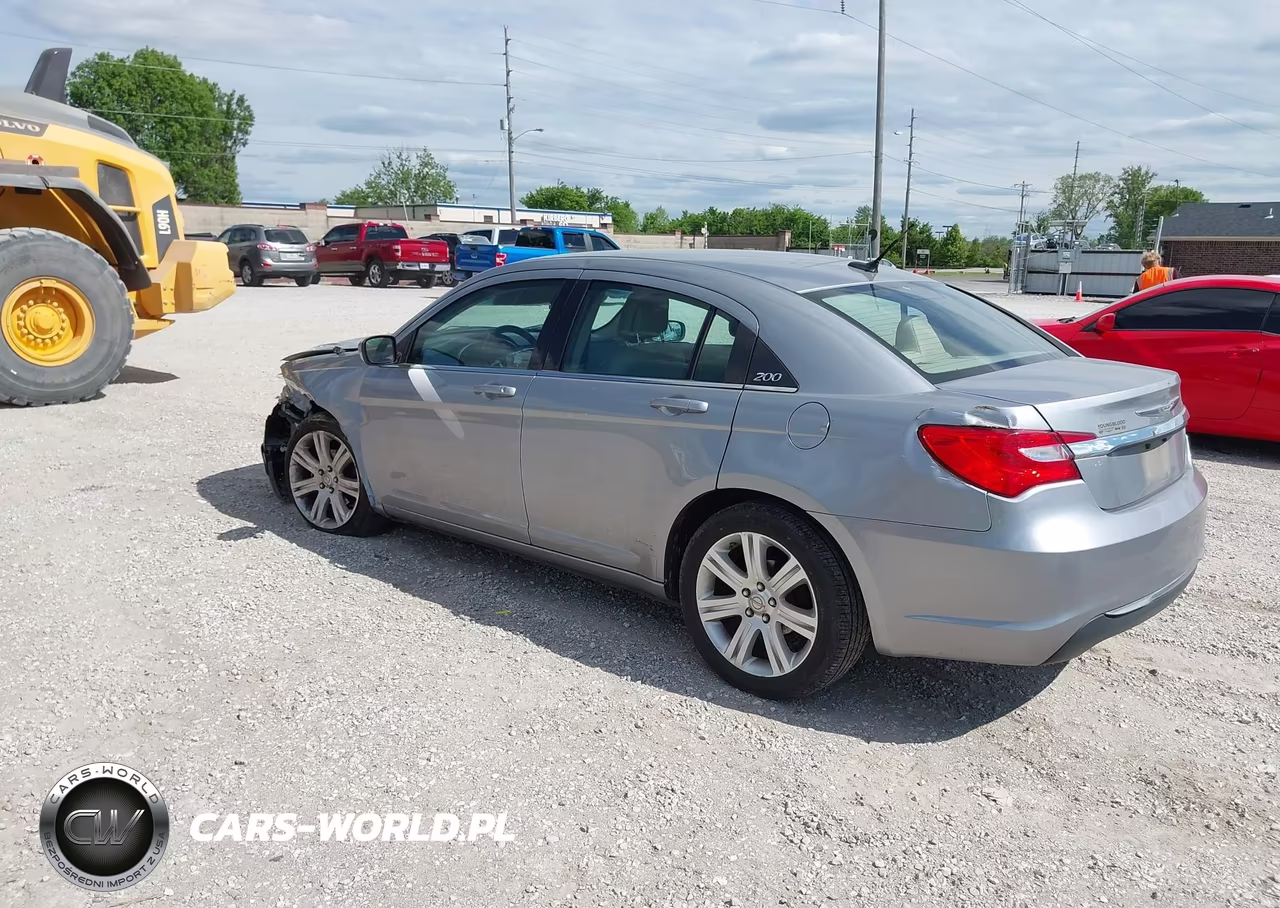 2014 Chrysler 200 Touring VIN:1C3CCBBB4EN171590 - 3