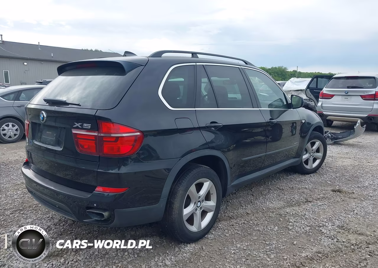 2011 BMW X5 xDrive50I VIN:5UXZV8C52BL418929 - 4