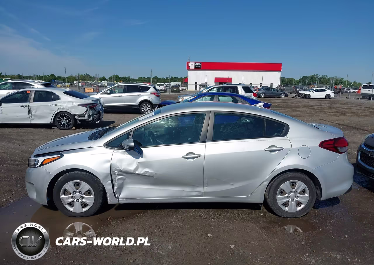2017 Kia Forte Lx VIN:3KPFK4A79HE143605 - 14