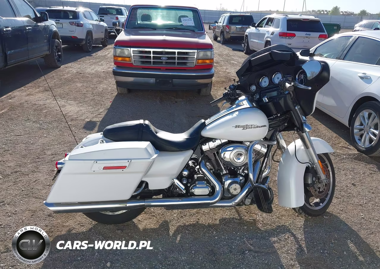 2011 Harley-Davidson Flhx VIN:1HD1KBM11BB666934 - 11