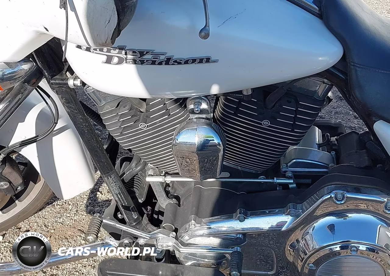 2011 Harley-Davidson Flhx VIN:1HD1KBM11BB666934 - 9