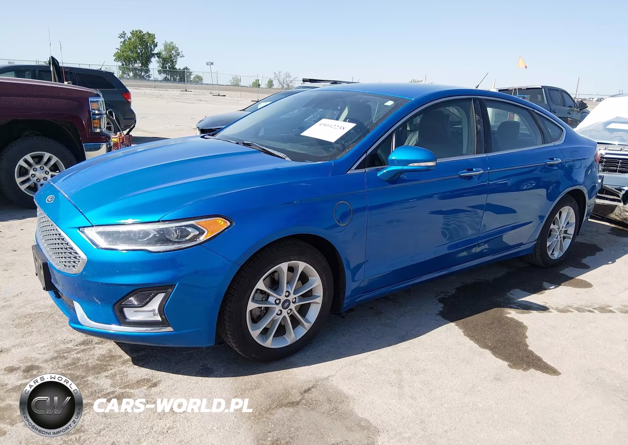 2019 Ford Fusion Energi Titanium VIN:3FA6P0SU5KR137613 - 2