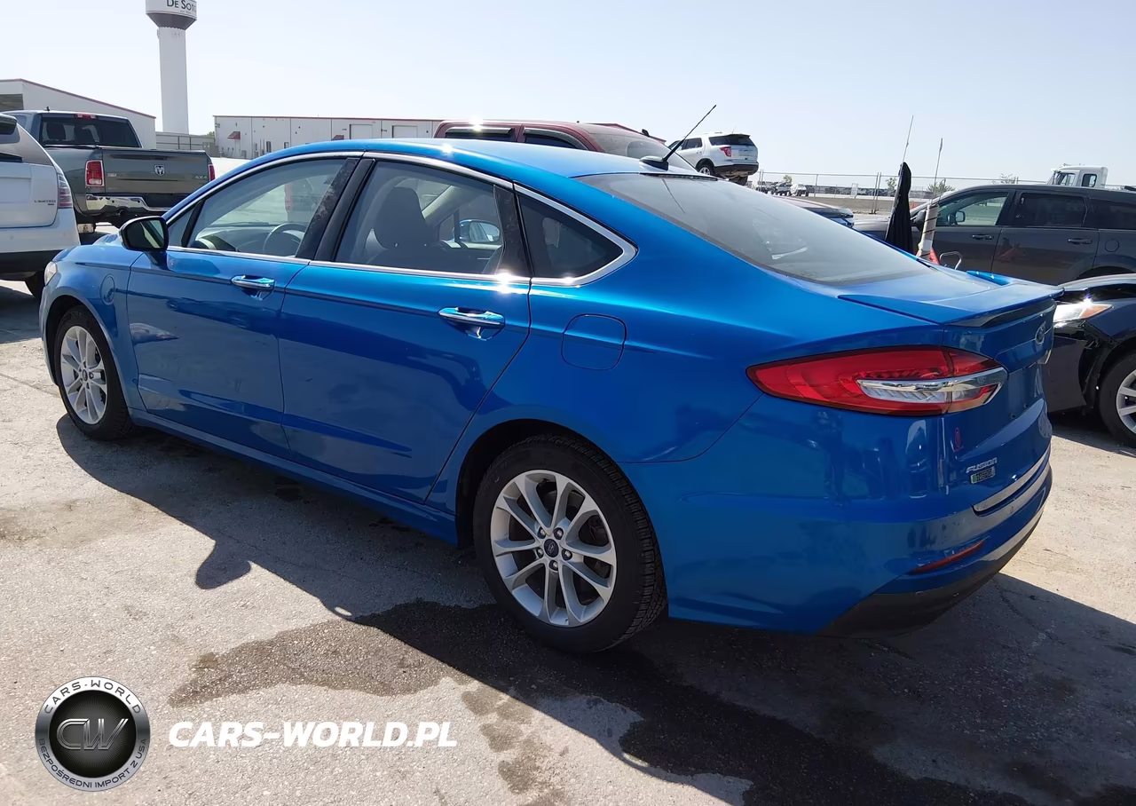 2019 Ford Fusion Energi Titanium VIN:3FA6P0SU5KR137613 - 3