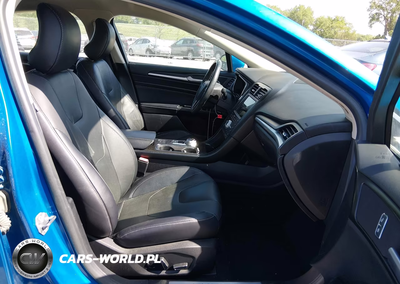 2019 Ford Fusion Energi Titanium VIN:3FA6P0SU5KR137613 - 5