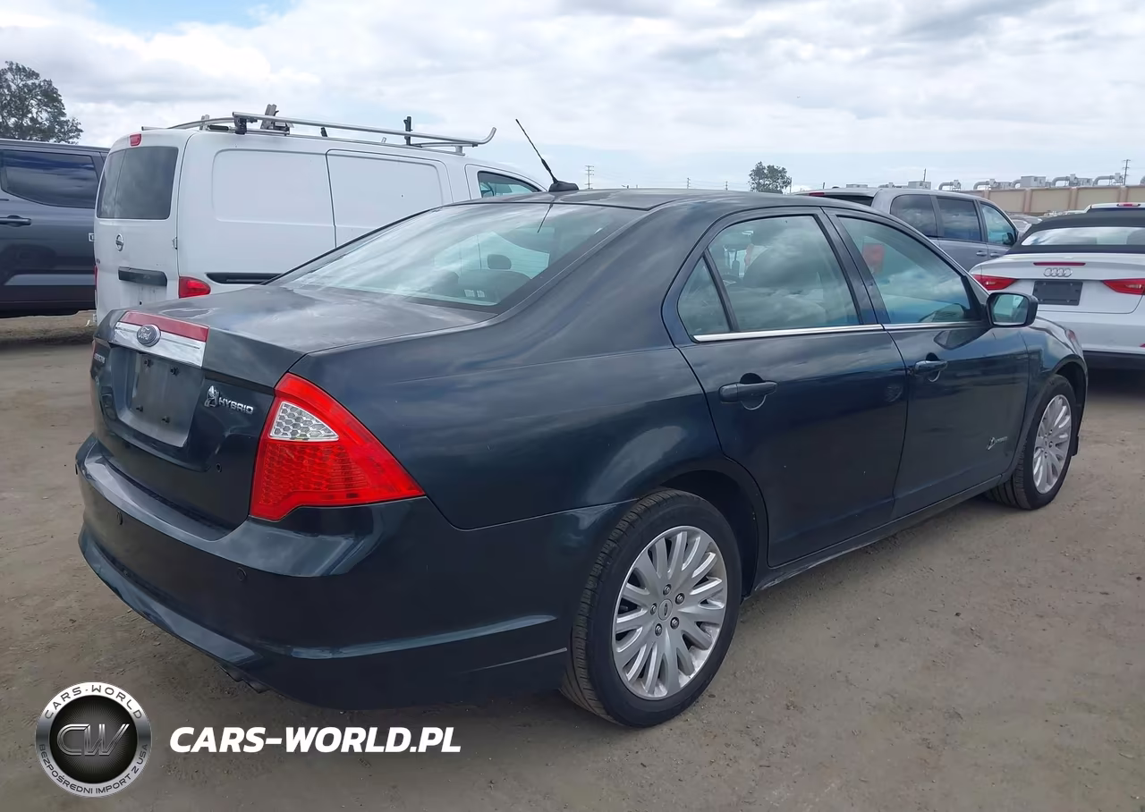 2010 Ford Fusion Hybrid VIN:3FADP0L30AR390821 - 4