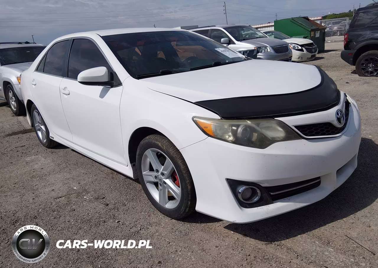 2014 Toyota Camry Se – zdjęcie 1 z 16