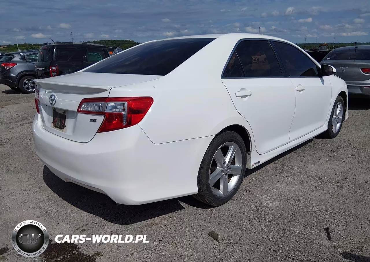 2014 Toyota Camry Se VIN:4T1BF1FK4EU381286 - 4