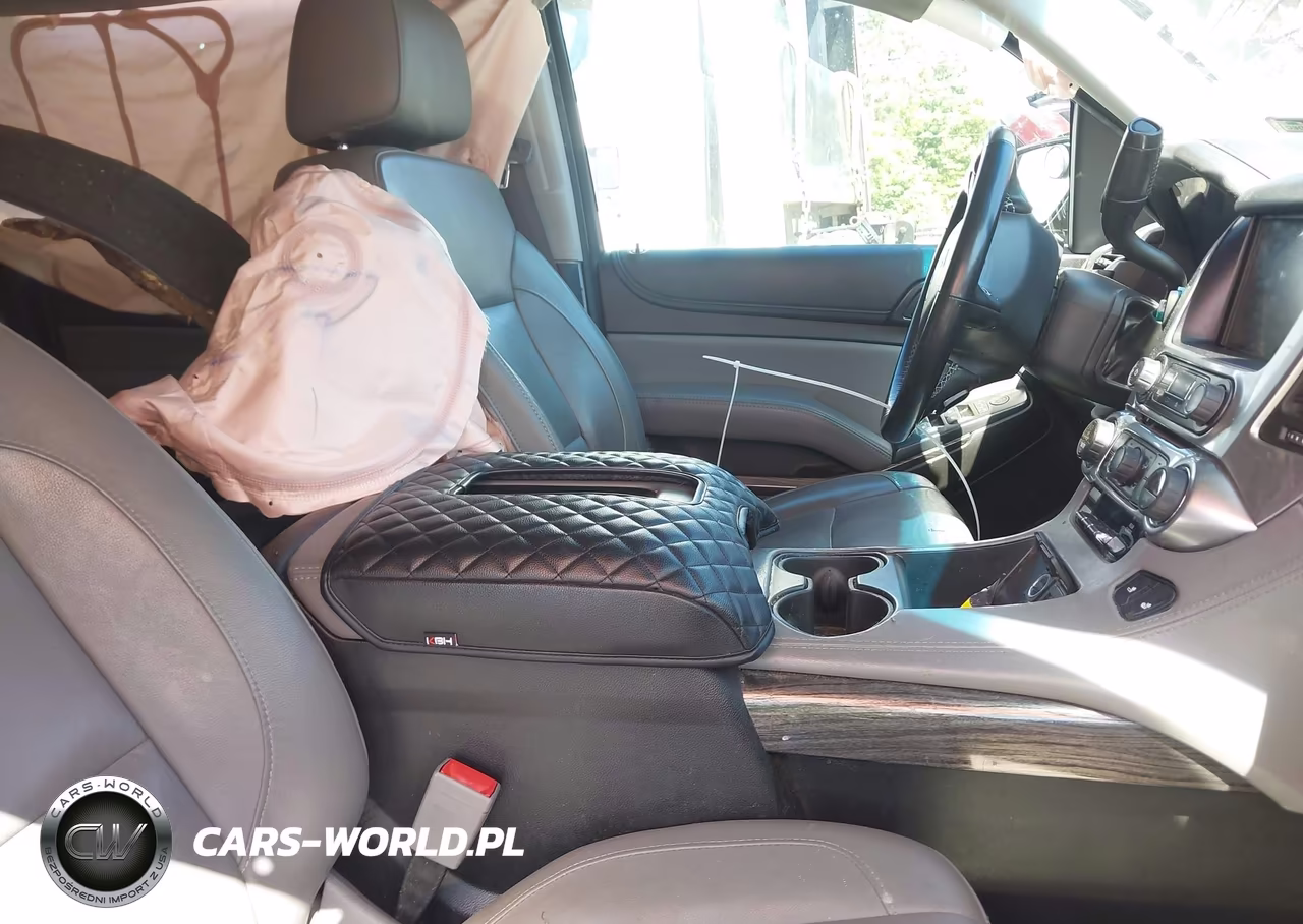 2019 Chevrolet Suburban Lt VIN:1GNSCHKCXKR356158 - 5