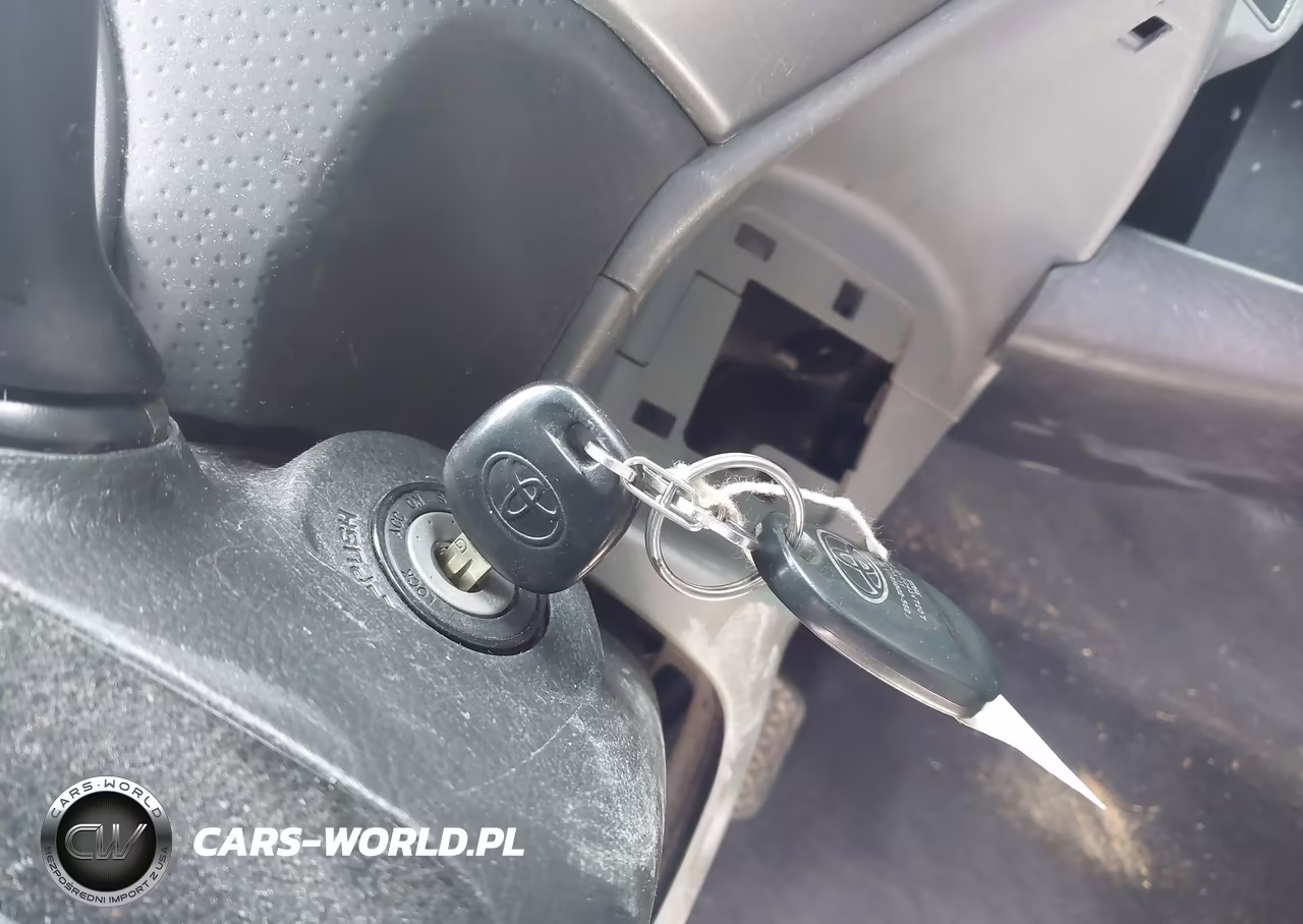2015 Toyota Tacoma Base V6 VIN:5TFLU4EN5FX117814 - 11