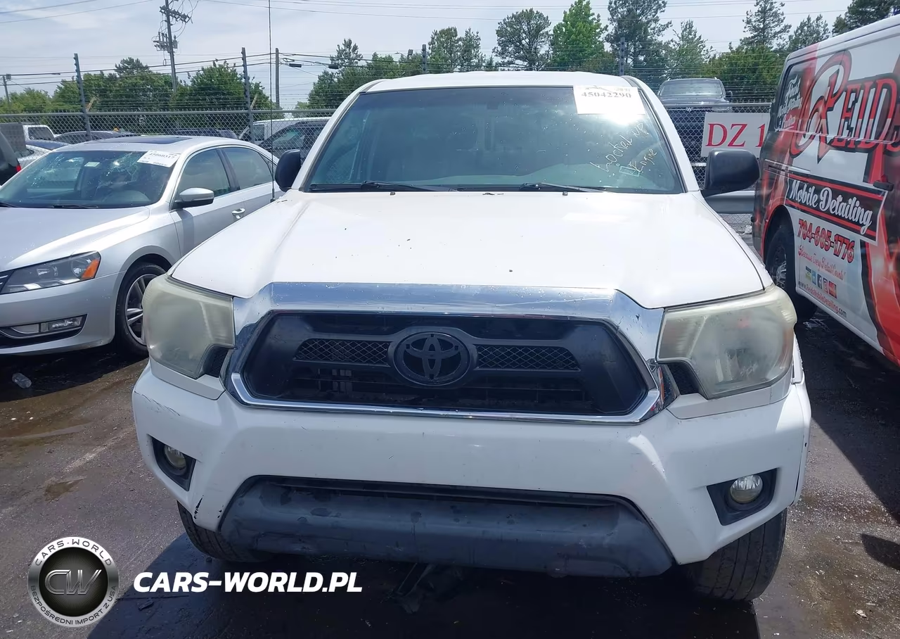 2015 Toyota Tacoma Base V6 VIN:5TFLU4EN5FX117814 - 12