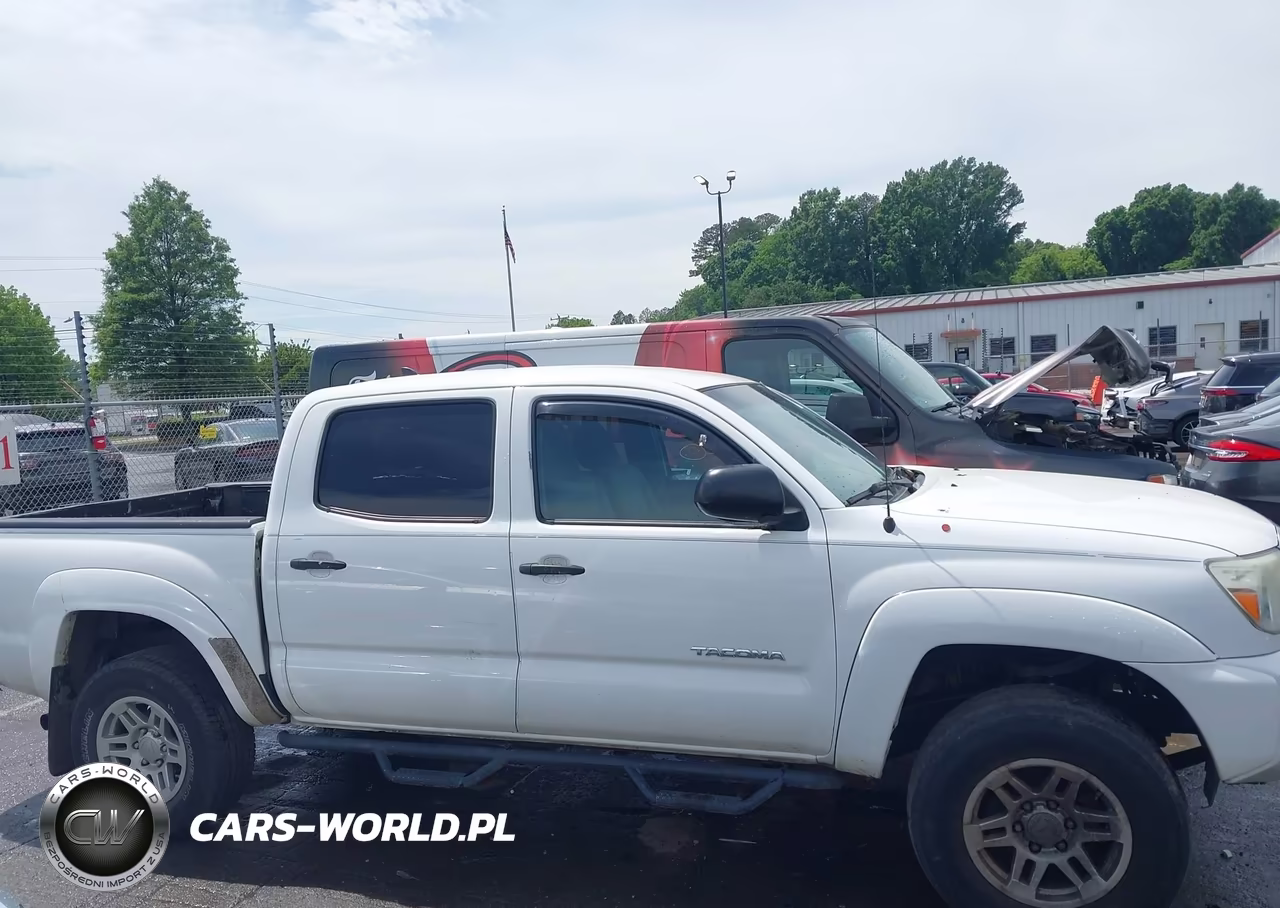 2015 Toyota Tacoma Base V6 VIN:5TFLU4EN5FX117814 - 13
