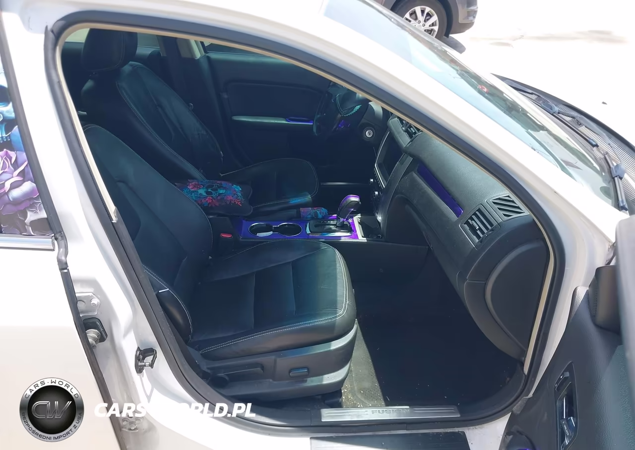 2010 Ford Fusion Hybrid VIN:3FADP0L32AR138925 - 5