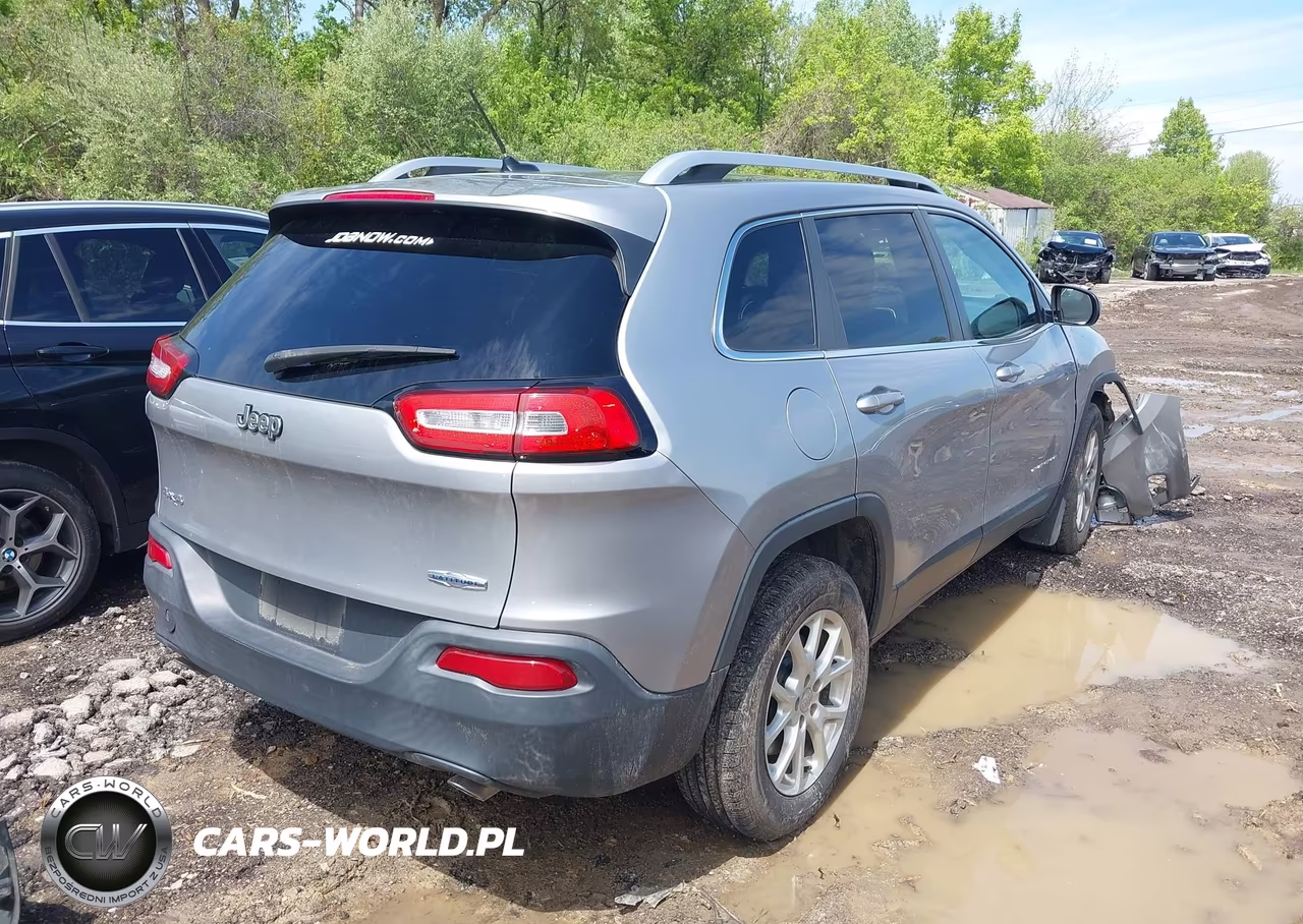 2014 Jeep Cherokee Latitude VIN:1C4PJMCS1EW169111 - 4