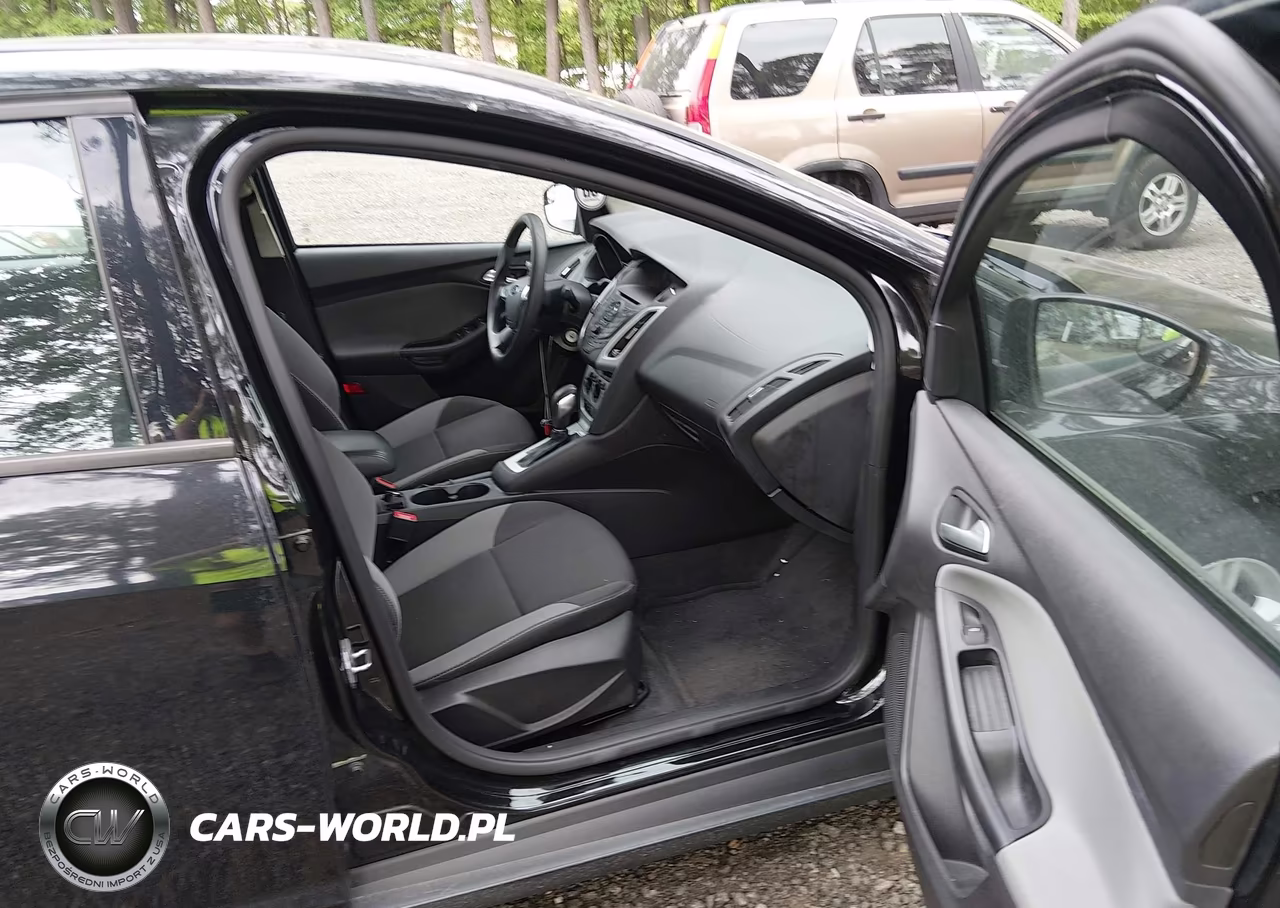 2014 Ford Focus Se VIN:1FADP3F23EL336843 - 5
