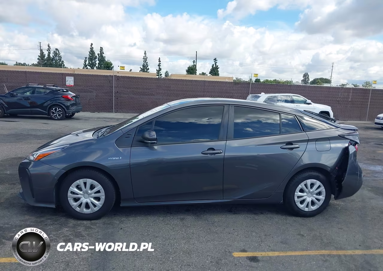 2021 Toyota Prius Le VIN:JTDKAMFU9M3130645 - 14