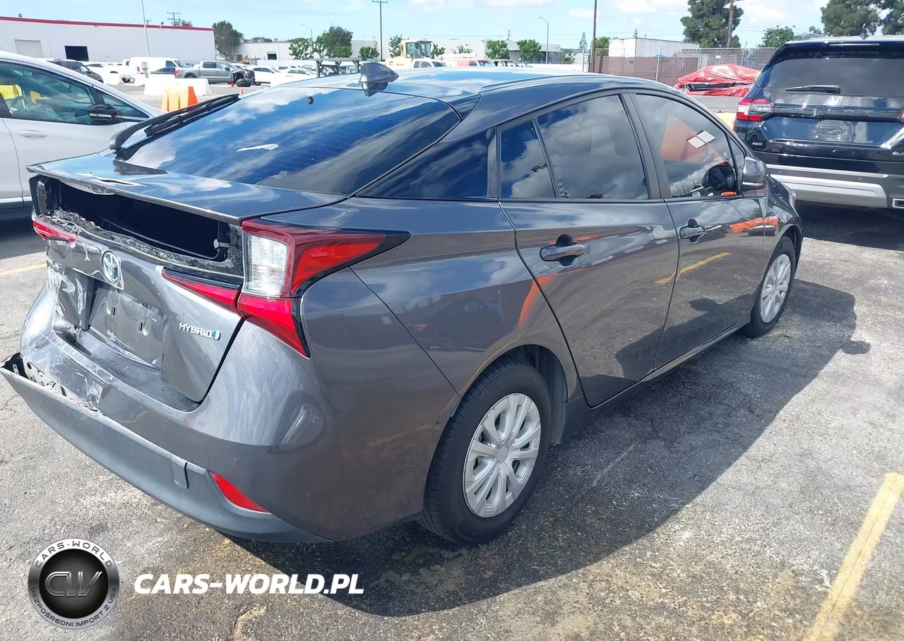 2021 Toyota Prius Le VIN:JTDKAMFU9M3130645 - 4