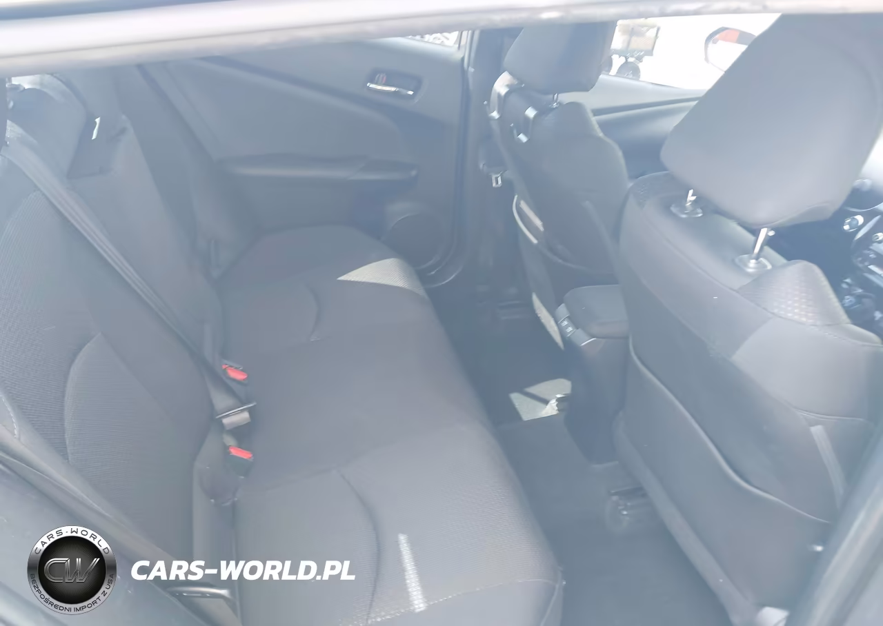 2021 Toyota Prius Le VIN:JTDKAMFU9M3130645 - 8