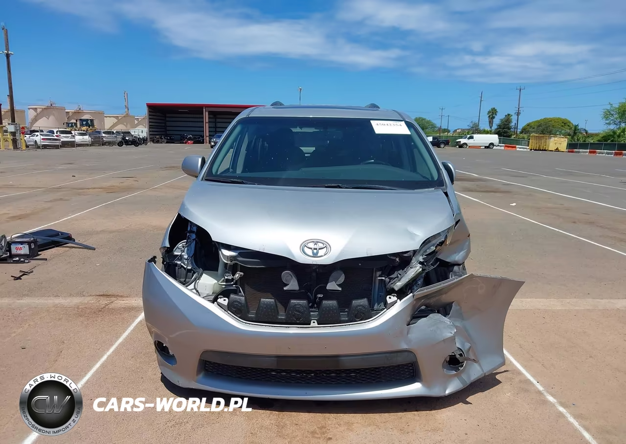 2015 Toyota Sienna Sport VIN:5TDXK3DC7FS618291 - 13