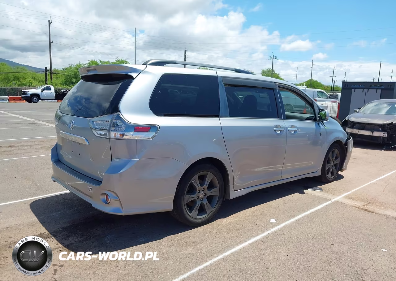 2015 Toyota Sienna Sport VIN:5TDXK3DC7FS618291 - 4