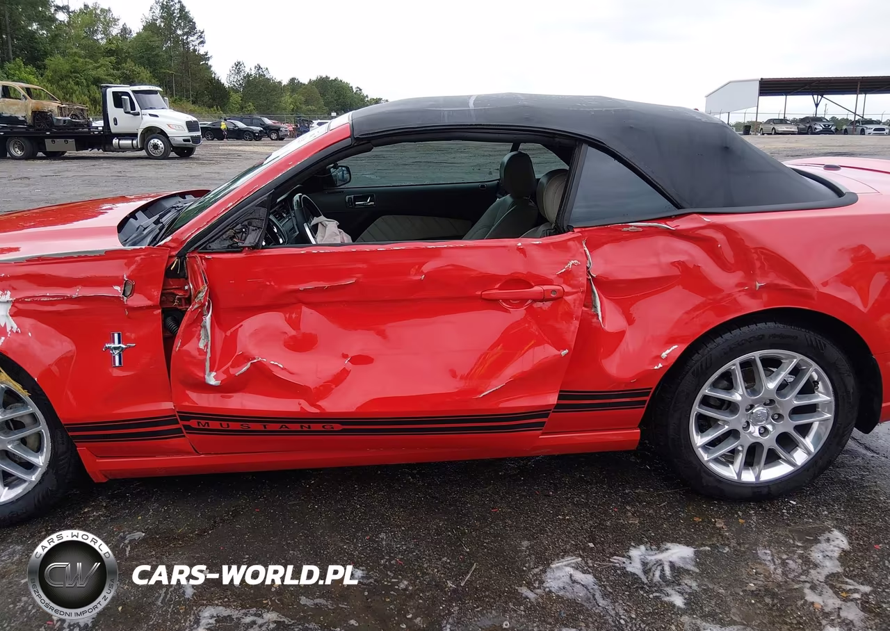 2014 Ford Mustang V6 Premium VIN:1ZVBP8EM3E5315073 - 20