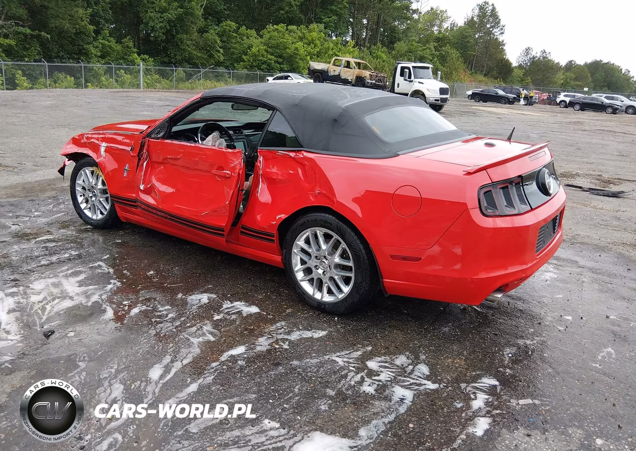 2014 Ford Mustang V6 Premium VIN:1ZVBP8EM3E5315073 - 3