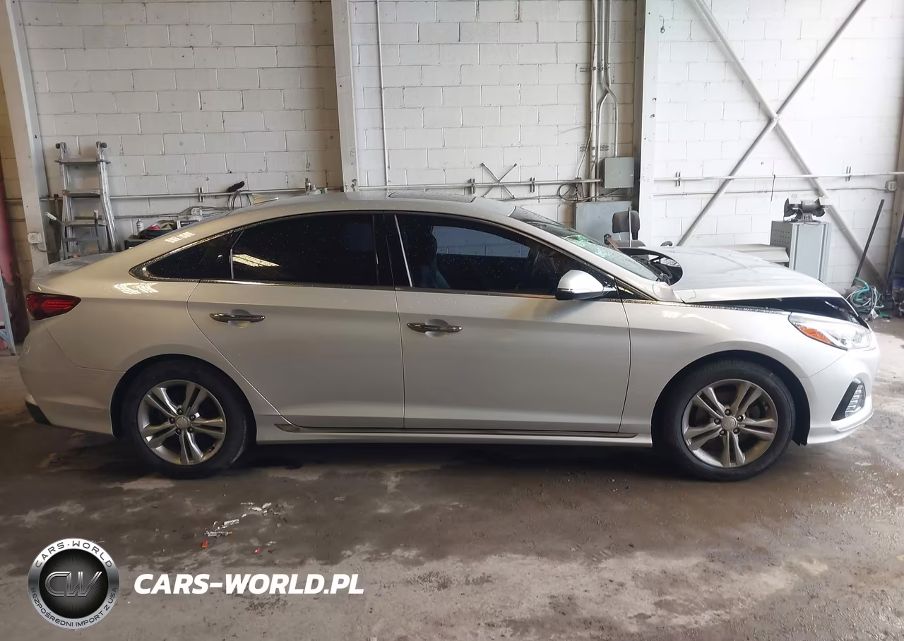 2018 Hyundai Sonata Sport VIN:5NPE34AF0JH606491 - 13