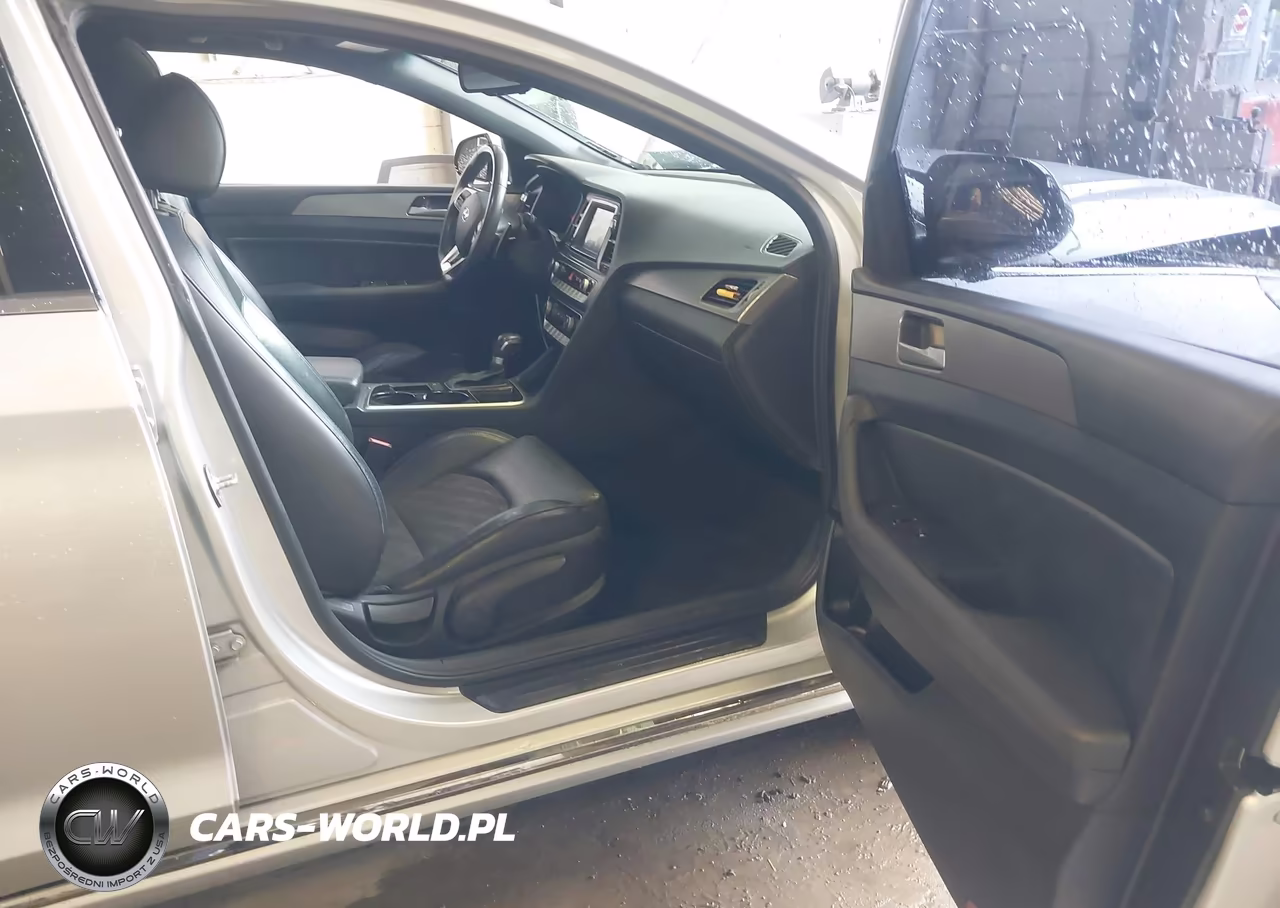 2018 Hyundai Sonata Sport VIN:5NPE34AF0JH606491 - 5