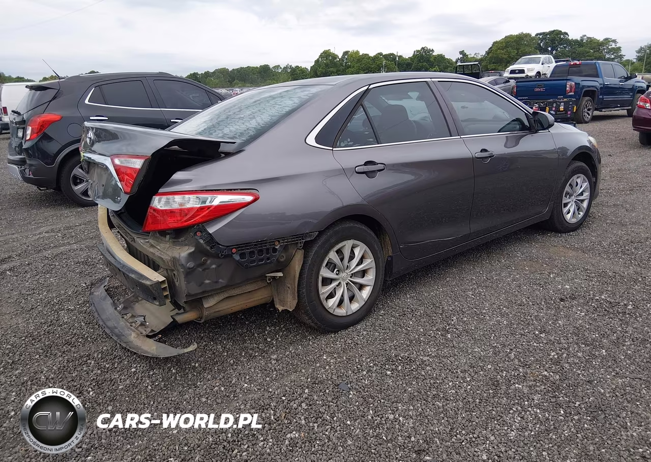 2015 Toyota Camry Le VIN:4T4BF1FK6FR477248 - 4