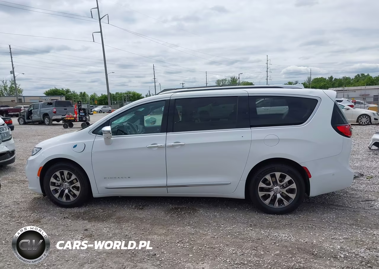 2021 Chrysler Pacifica Hybrid Pinnacle VIN:2C4RC1N74MR536133 - 14