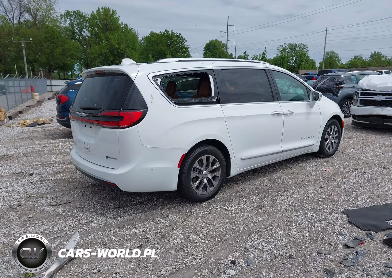 2021 Chrysler Pacifica Hybrid Pinnacle VIN:2C4RC1N74MR536133 - 4