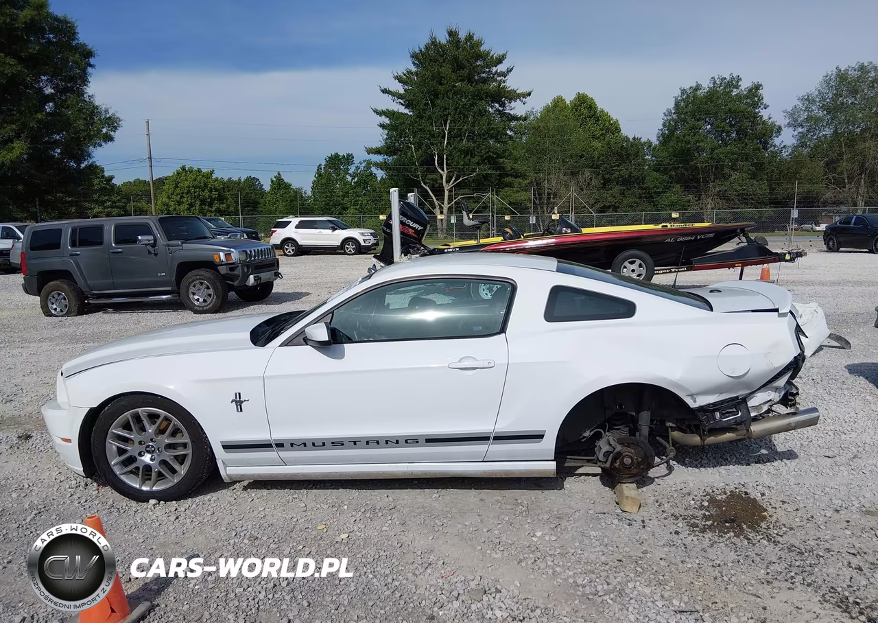 2014 Ford Mustang V6 Premium VIN:1ZVBP8AM4E5258842 - 13