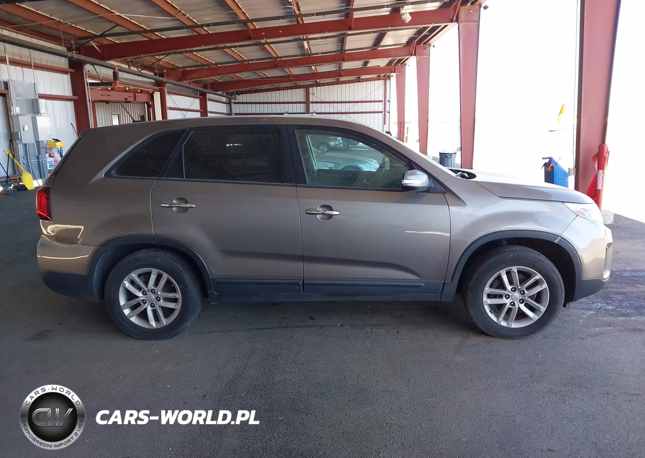 2015 Kia Sorento Lx VIN:5XYKT3A64FG625752 - 14