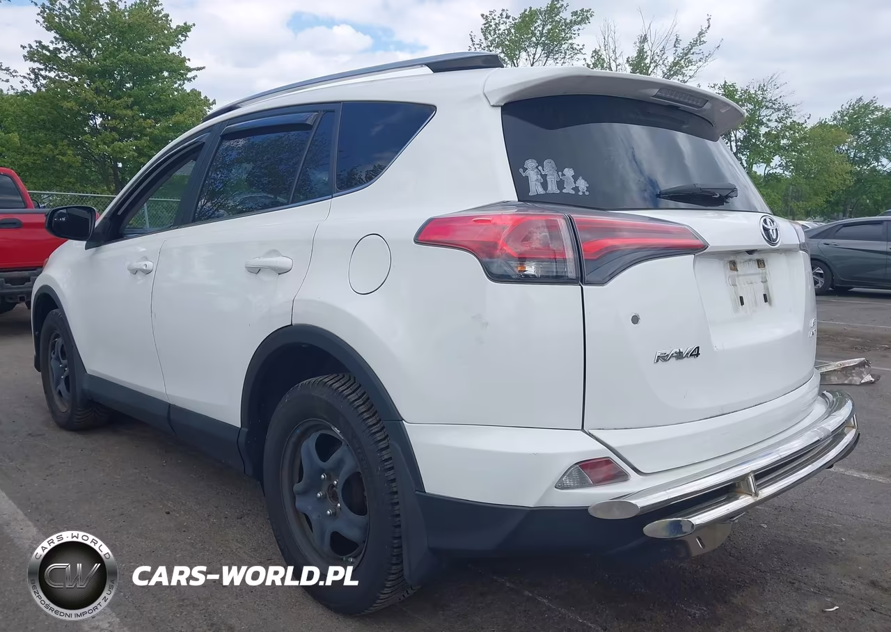 2017 Toyota Rav4 Le VIN:JTMBFREV1HJ143142 - 3