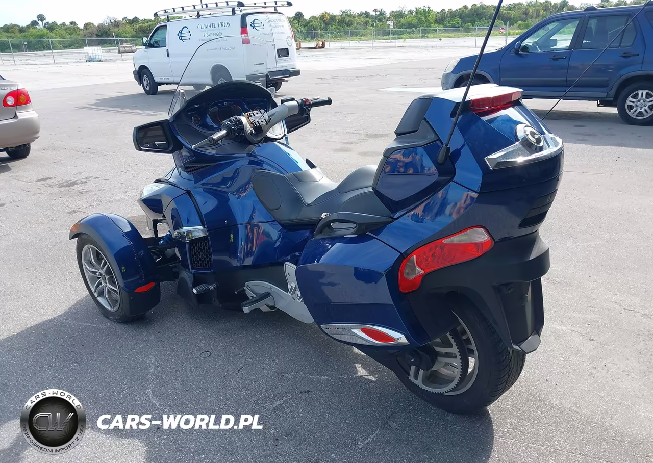 2010 Can-Am Spyder Roadster Rt VIN:2BXJBKC17AV000994 - 3