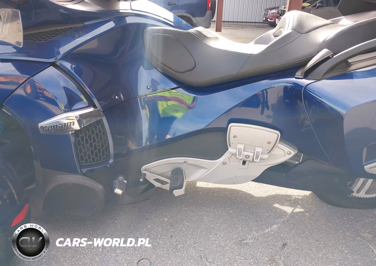 2010 Can-Am Spyder Roadster Rt VIN:2BXJBKC17AV000994 - 9