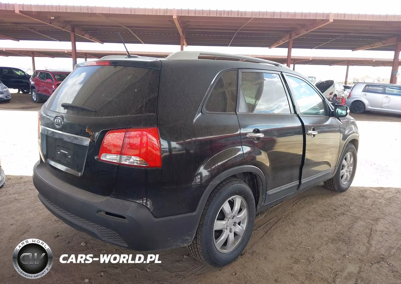 2012 Kia Sorento Lx V6 VIN:5XYKT4A22CG196609 - 4