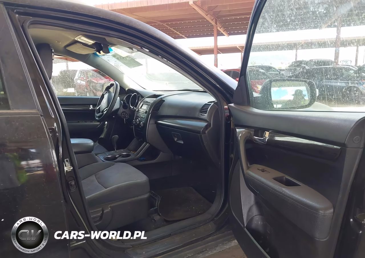 2012 Kia Sorento Lx V6 VIN:5XYKT4A22CG196609 - 5