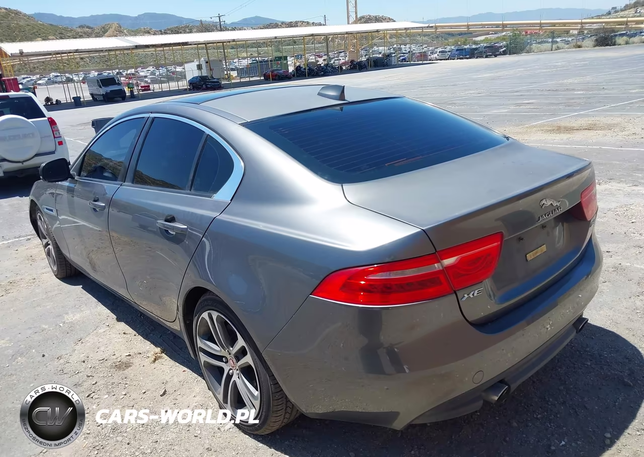 2017 Jaguar Xe 35T Premium VIN:SAJAD4BV3HA956167 - 3