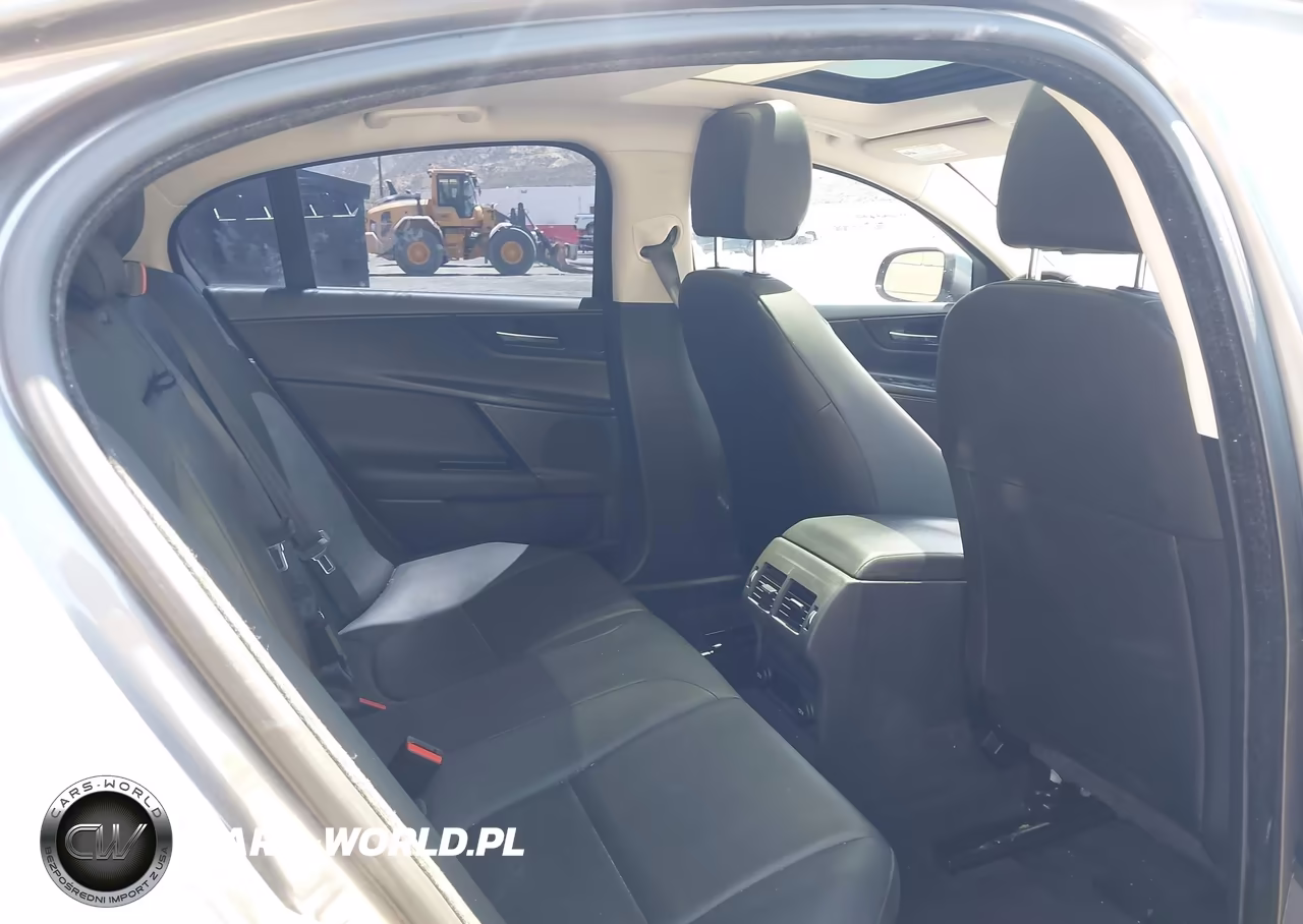 2017 Jaguar Xe 35T Premium VIN:SAJAD4BV3HA956167 - 8