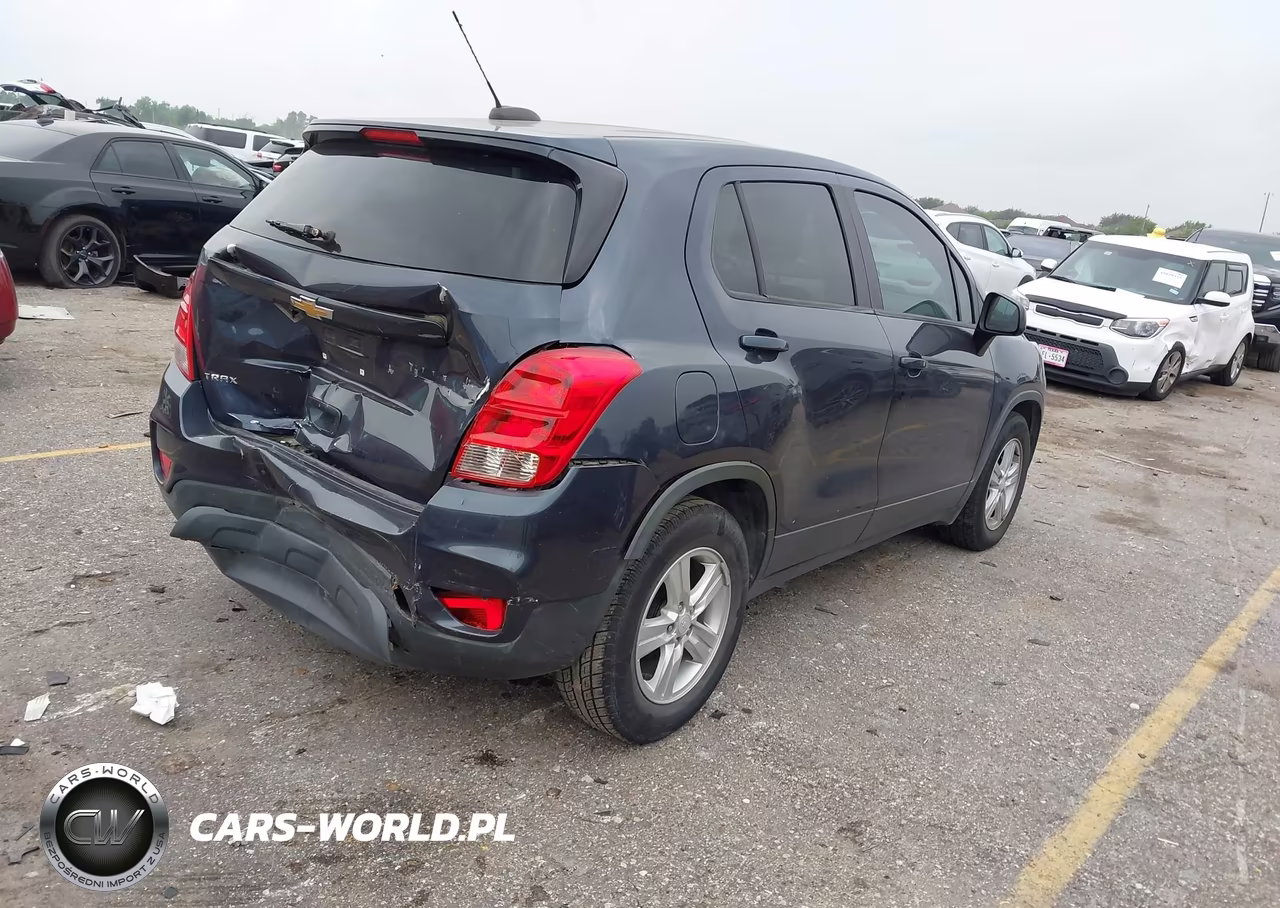 2019 Chevrolet Trax Ls VIN:3GNCJKSB8KL269123 - 4