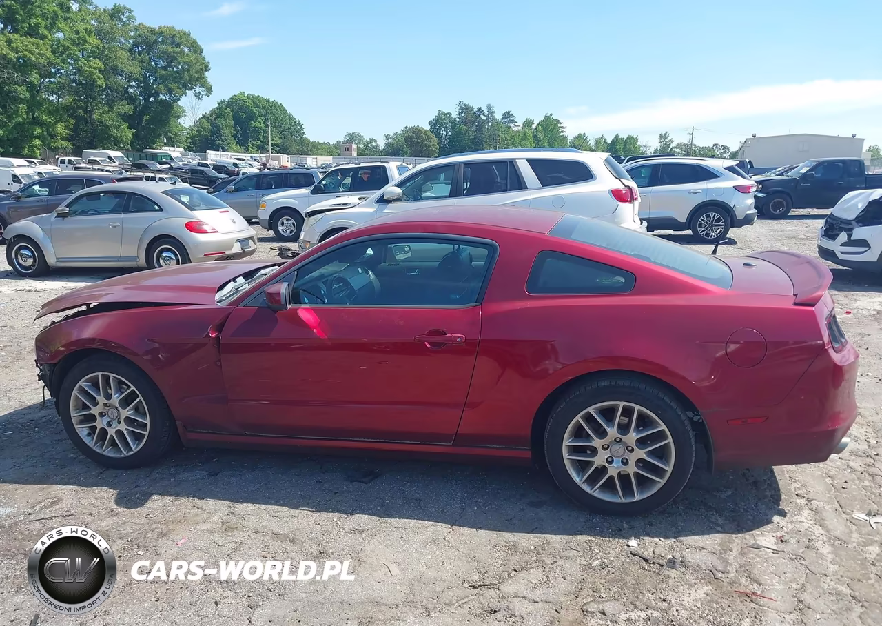 2014 Ford Mustang V6 Premium VIN:1ZVBP8AM0E5280708 - 14