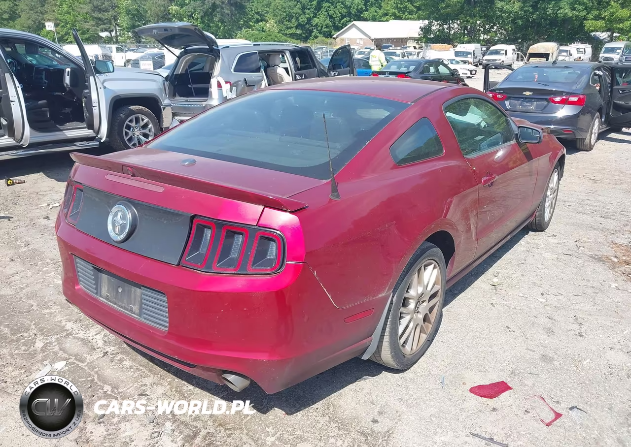 2014 Ford Mustang V6 Premium VIN:1ZVBP8AM0E5280708 - 4