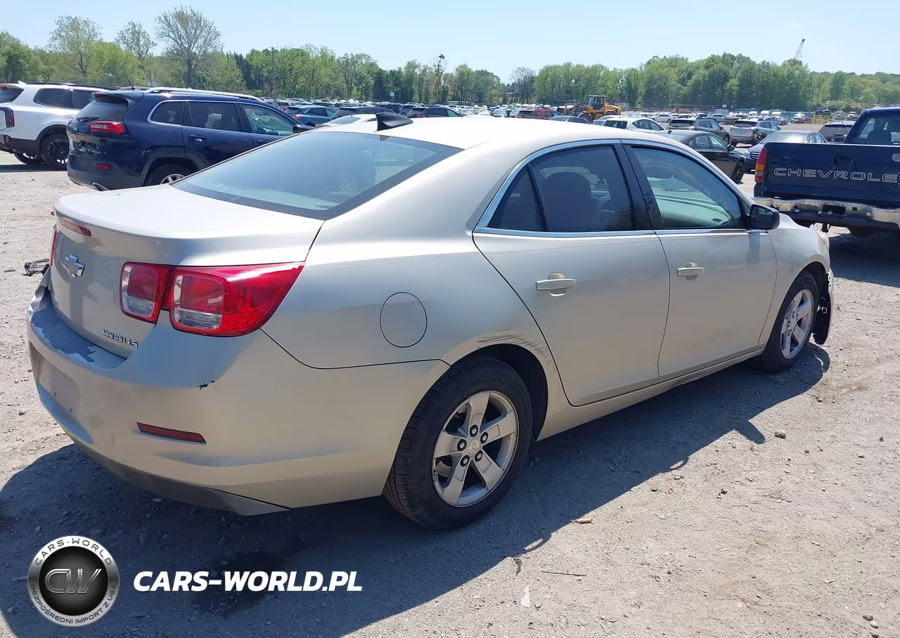 2015 Chevrolet Malibu Ls VIN:1G11B5SL9FF149928 - 4